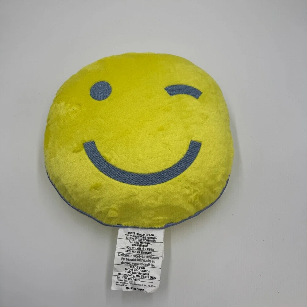 Room‎ Essentials Smiley Face Throw Pillow 15 Inch Plush Emoji Cushion NEW
